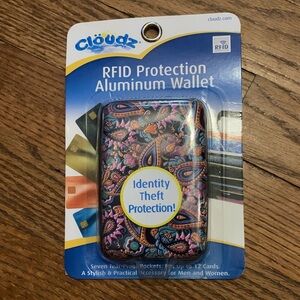 RFID Aluminum Wallet - Pink Paisley Pattern